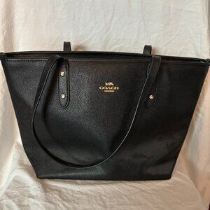 Coach City Tote in Black – Gold Hardware – Classic & Spacious - Excellent Style